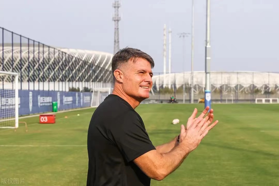 中超主帅为保级公开炮轰足协,瓜帅执教过国足吗