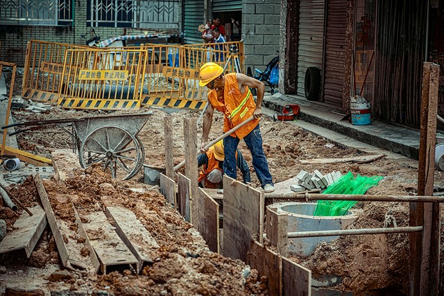 现实的社会应该怎样去赚钱养家,为什么社会上赚钱很难