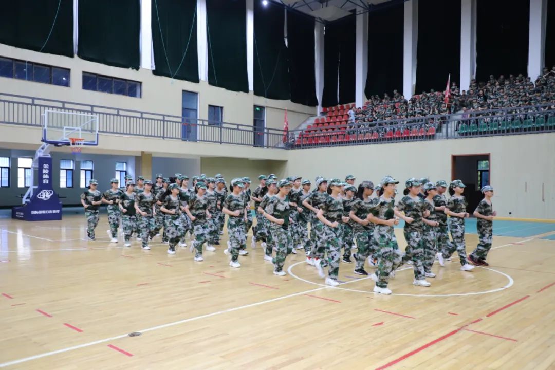 盐城市初级中学2023年“铁军国防训练营”闭营仪式隆重举行