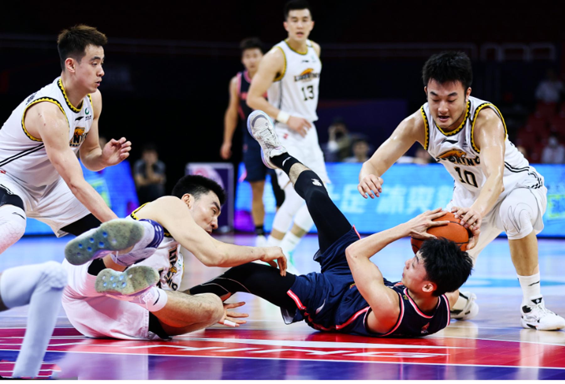 辽粤第三场犯规,辽粤大战回放2022违体犯规