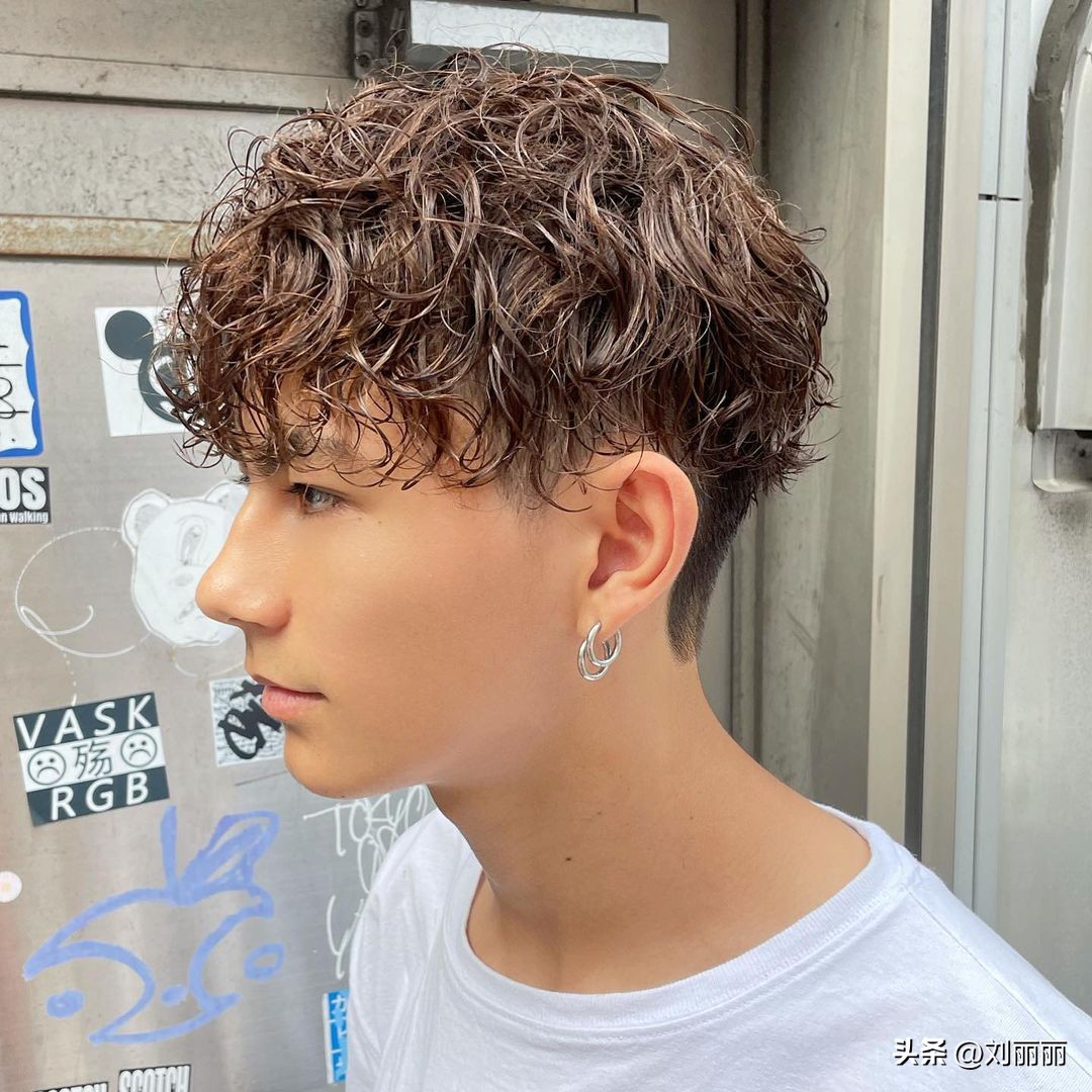 中年男士看起来精神的短发发型,9款秋季男士流行发型剪了变型男