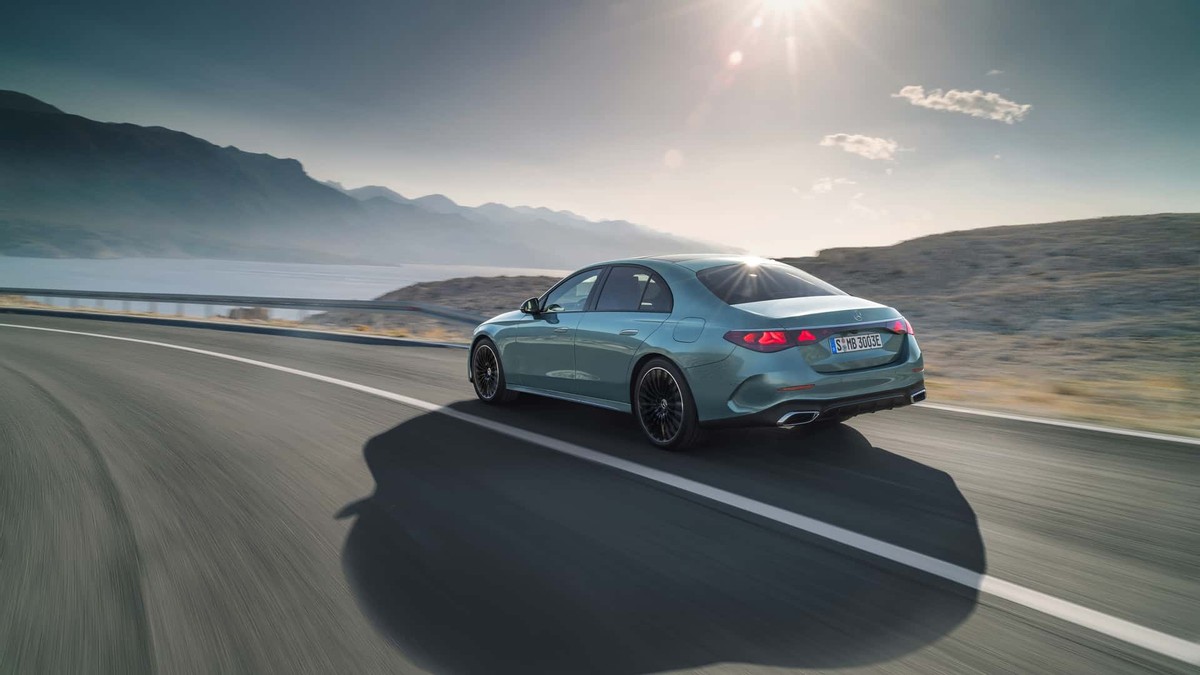 梅赛德斯奔驰e级300l,奔驰梅赛德斯e级多少钱