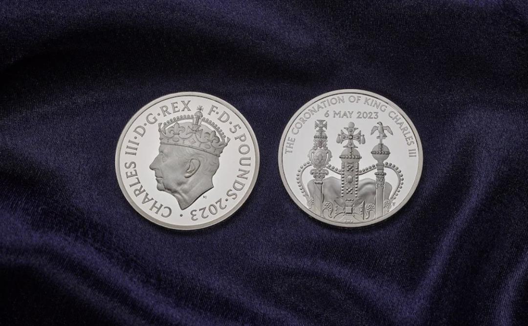 全球王室铁粉齐聚伦敦，商家推出加冕礼周边礼品非常受欢迎