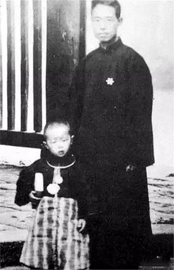 国宝级大师逝世：他逃学、留级5次，他的孩子却热爱读书