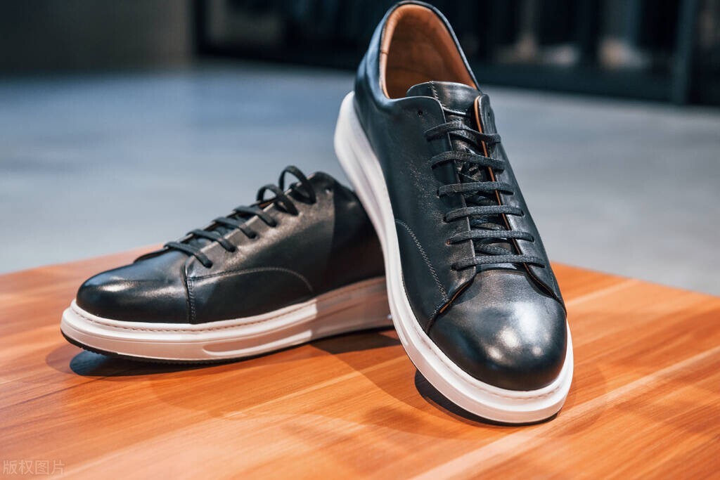 壹邦小知识：新买的鞋一股刺鼻气味是甲醛吗新鞋味太大怎么除掉