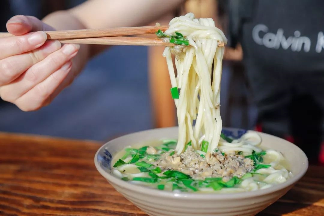 沿海哪里吃海鲜最好吃,中国第一滩海鲜美食推荐