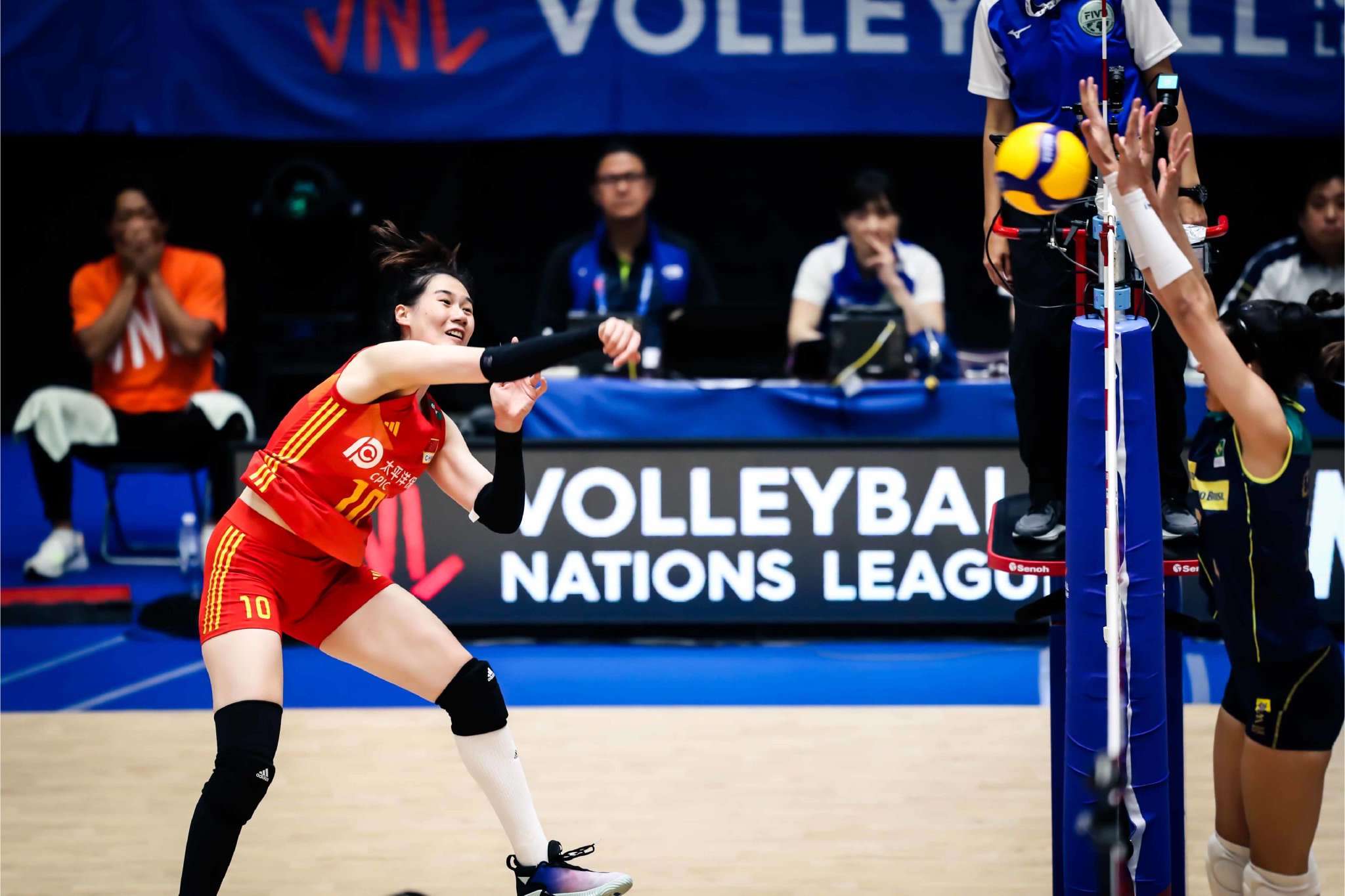 世联赛中国女排情况,世联赛中国女排首获亚军