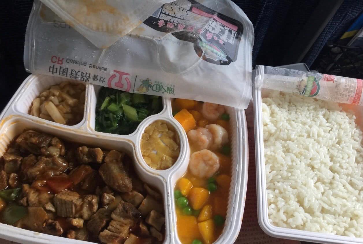 12306回应高铁35元盒饭标价15元,12306回应盒饭售价问题后续