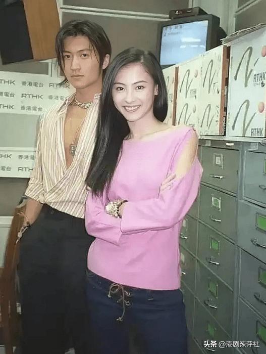 王菲谢霆锋还在一起吗经典瞬间,王菲谢霆锋年轻时在一起几年