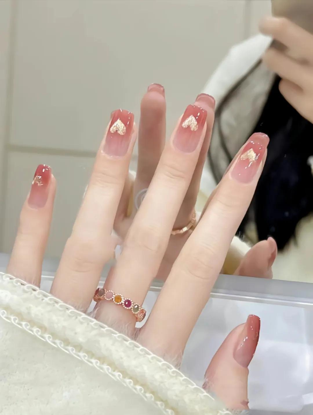 22款特别美丽的美甲快来学起来吧,气质又显白的美甲款式你学会了吗