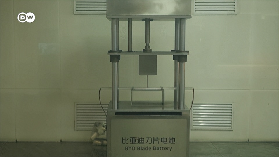 比亚迪难起火怎么回事,比亚迪说不会起火的刀片电池