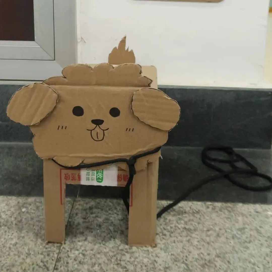 茶饮品牌为何养起“纸箱狗”