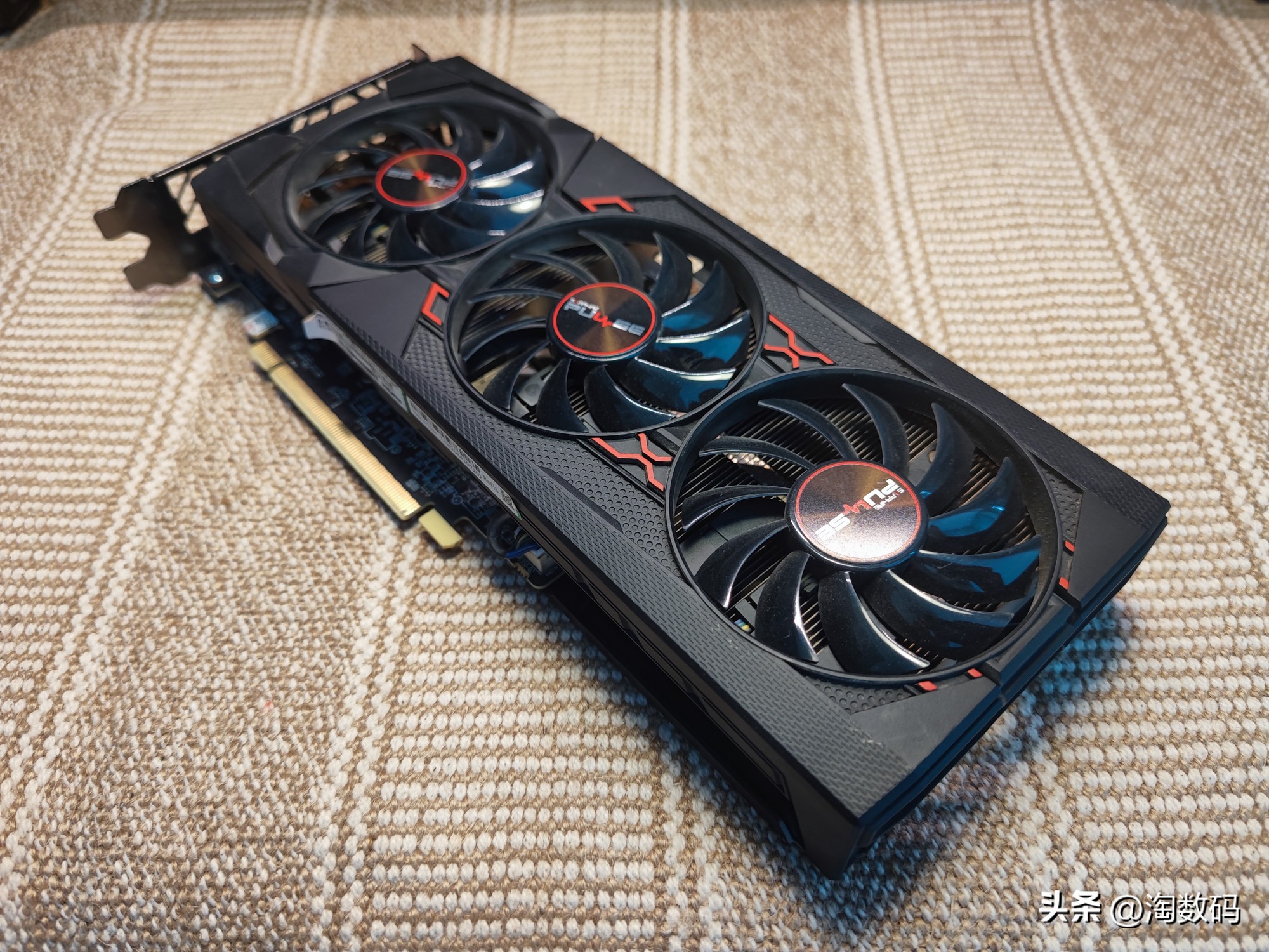 ¥589验票RX5600XT矿渣卡,号称脚踩GTX1660Super是否实至名归?