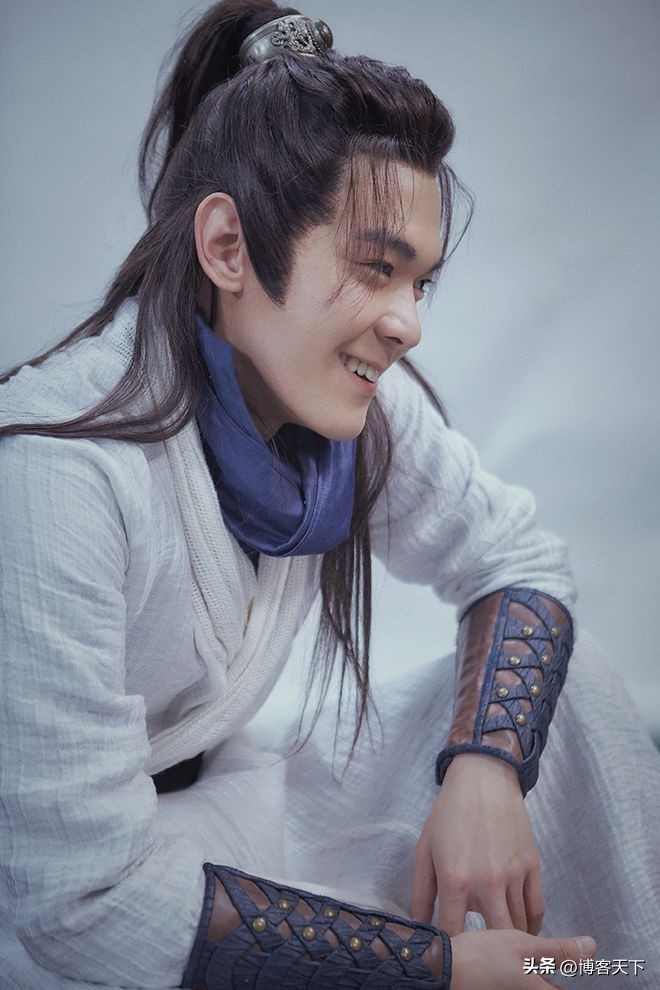 一年后,那位去考编的明星怎么样了?