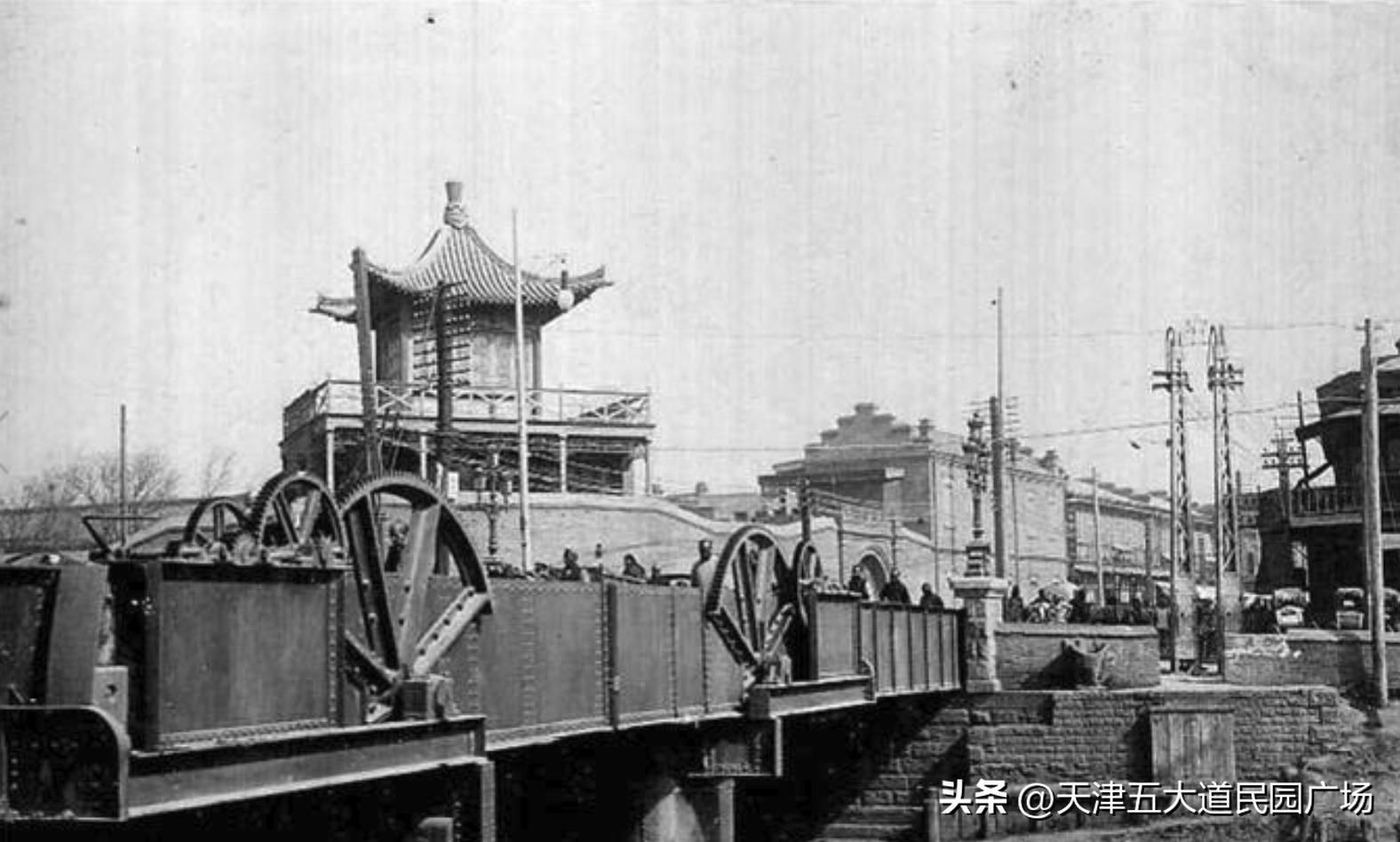 天津开启式铁桥,天津著名的海河解放铁桥