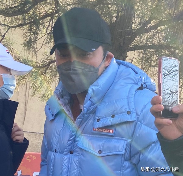 央视春晚第三次联排邓超,赵丽颖朱一龙现身春晚联排