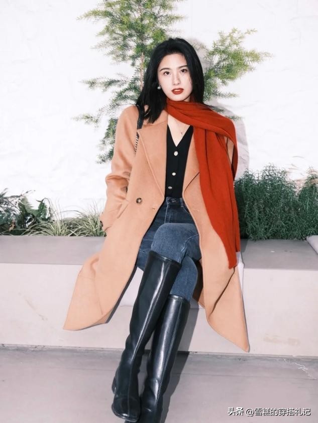 皮肤暗黄偏黑女士染什么颜色头发,皮肤偏黑的女孩子穿白色好看吗