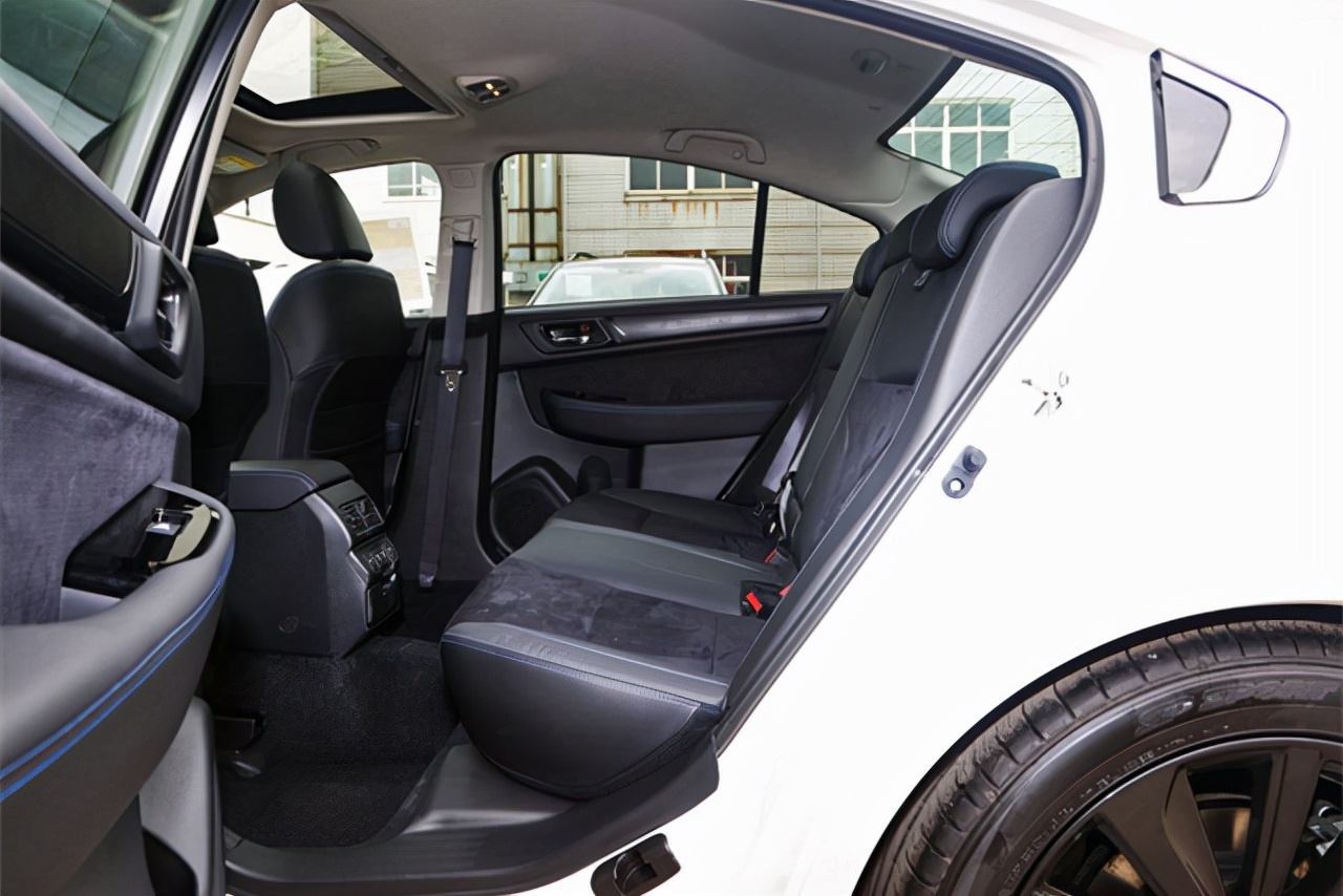 斯巴鲁力狮品质怎么样,斯巴鲁3.0力狮哪里厉害