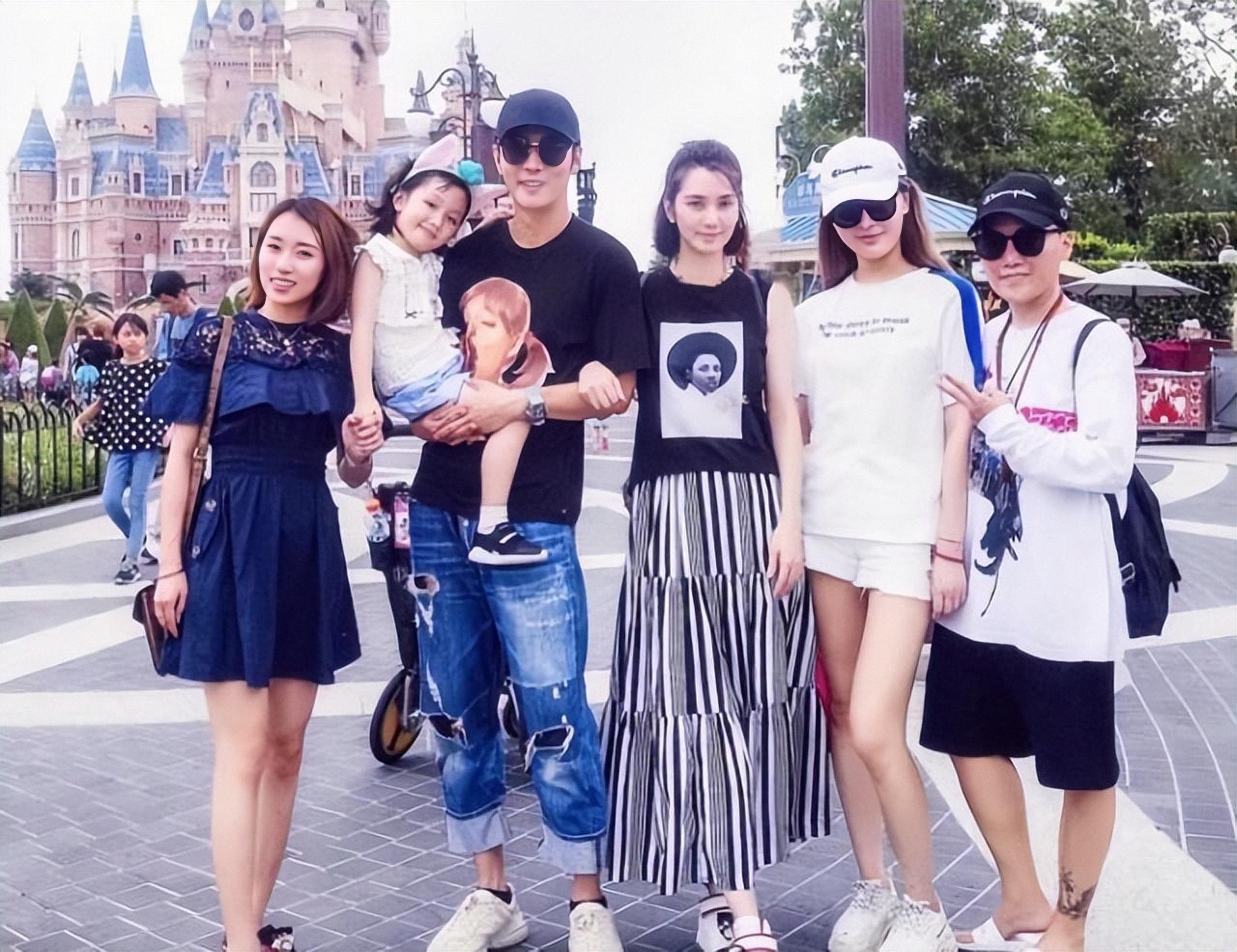 不老实就别乱立“人设”了,表面一套背后一套,这些明星不羞吗?