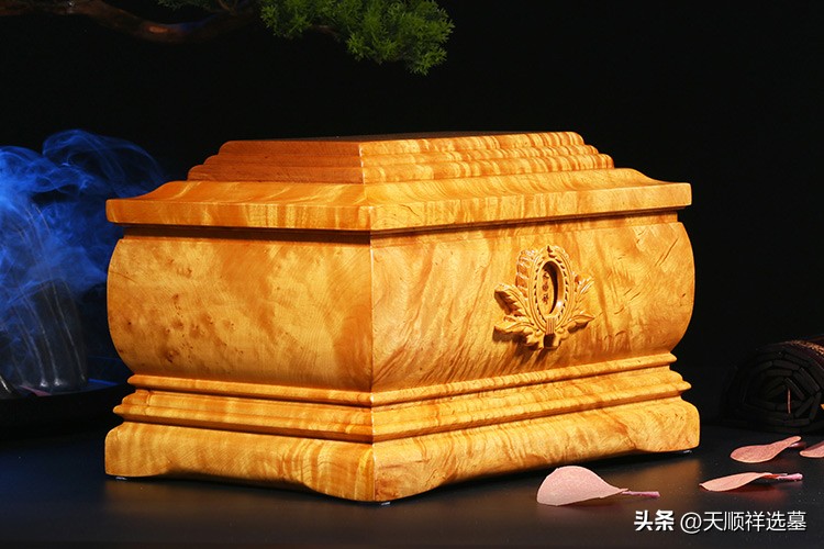 老人火化后买什么骨灰盒,老人去世骨灰盒谁买