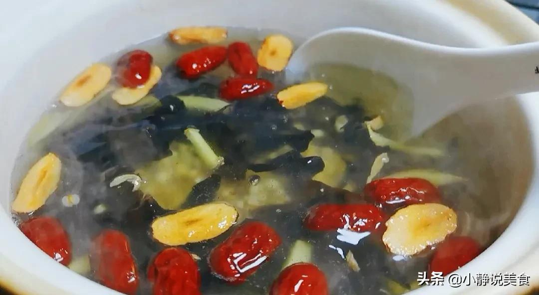 白木耳每天吃能养颜,木耳女人吃了有什么好处美白