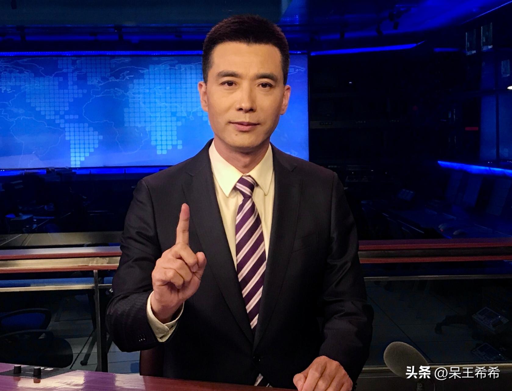 央视郭志坚和谁主持新闻联播,新闻联播主持人郭志坚现在干什么