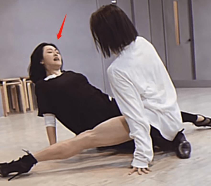 小s跳舞片段,小s跳舞惊呆全场