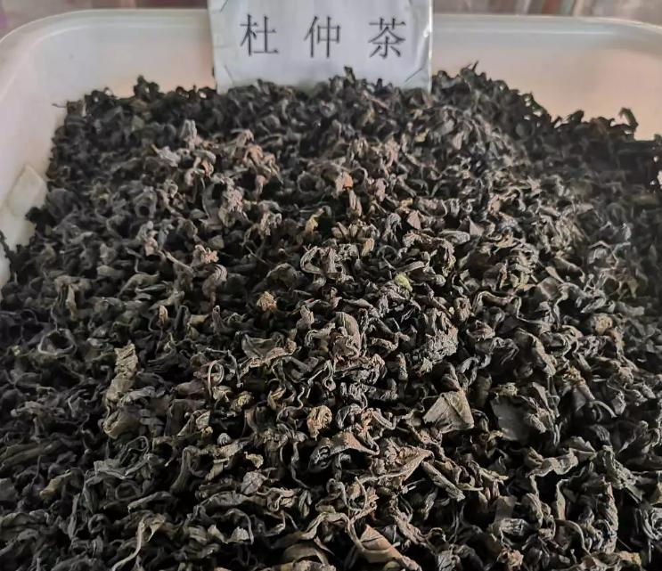 广东大叔发现商机变废为宝,将不要的叶子售卖,年销售达1000多万