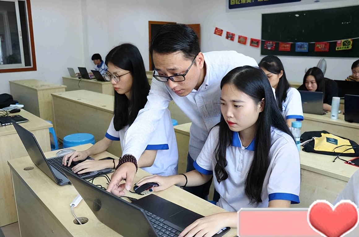 适合女孩子就业前景好的专业,女孩十大就业前景最好专业及学校