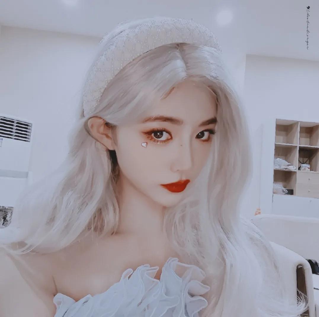 女爱豆头像氛围感,高质量女爱豆头像