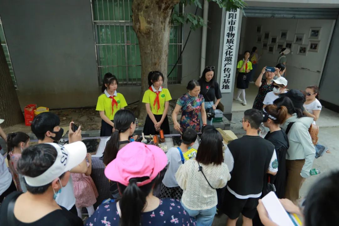 千百年前古人听的洞经古乐、吃的酥饼、画的木刻年画...这一次我们给你包圆了