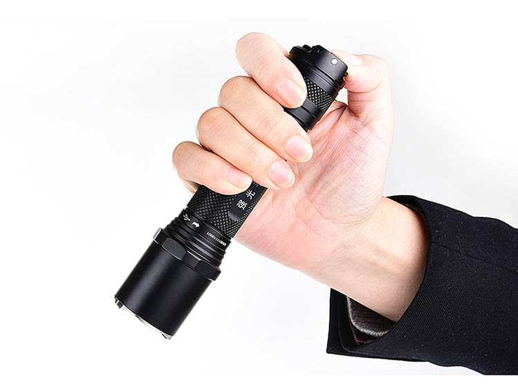 led手电筒四脚开关损坏怎么办,led手电筒强光需要按几下才能关