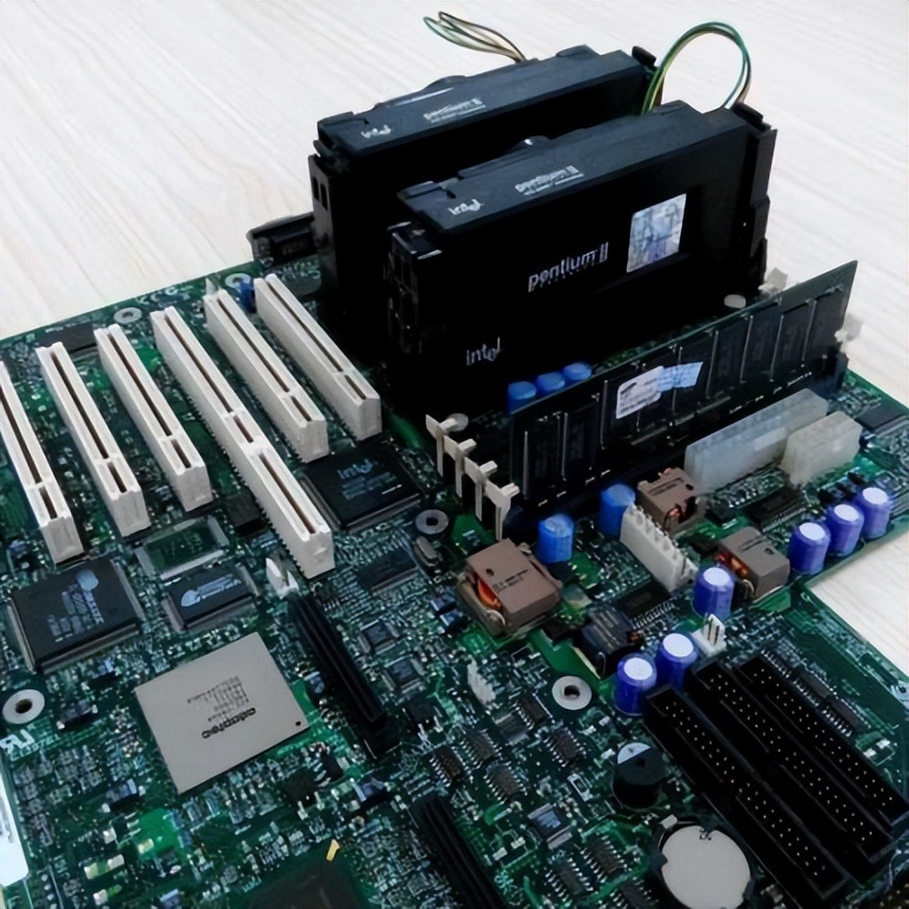 英特尔和amdcpu哪家强,amd最新cpu和英特尔对比