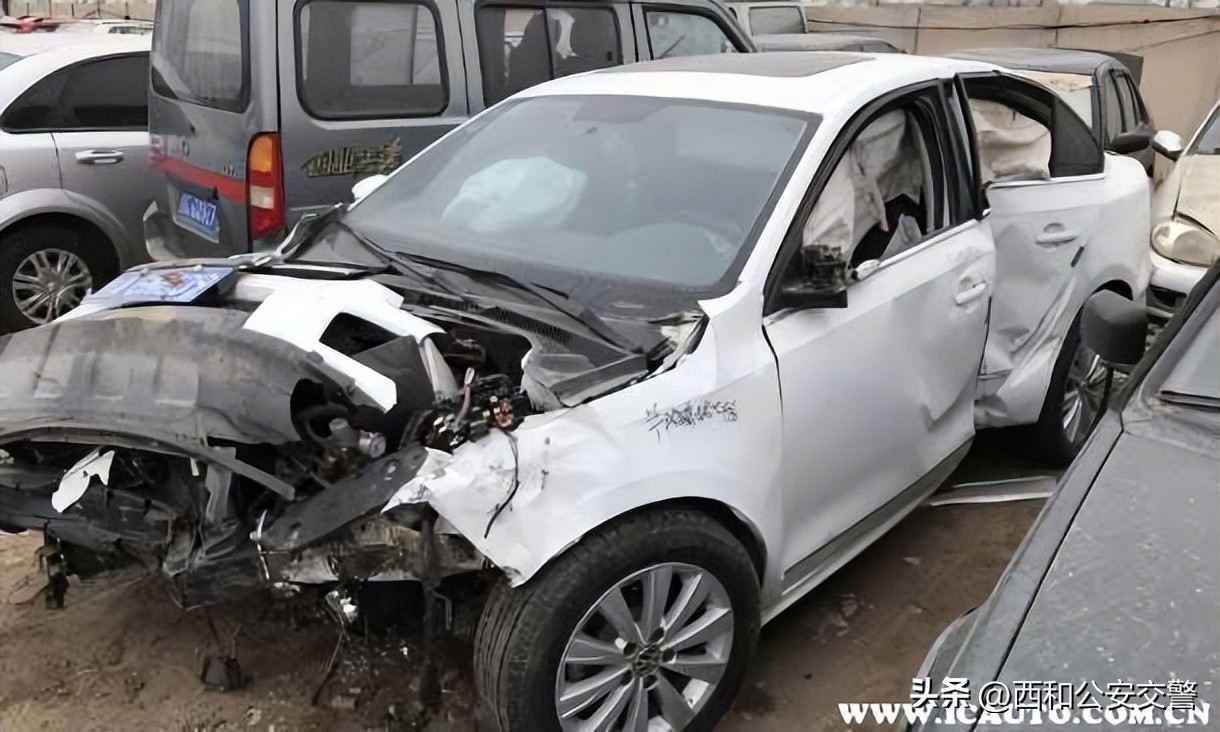 被车撞对方逃逸怎么办呢,人被车撞了对方逃逸怎么办