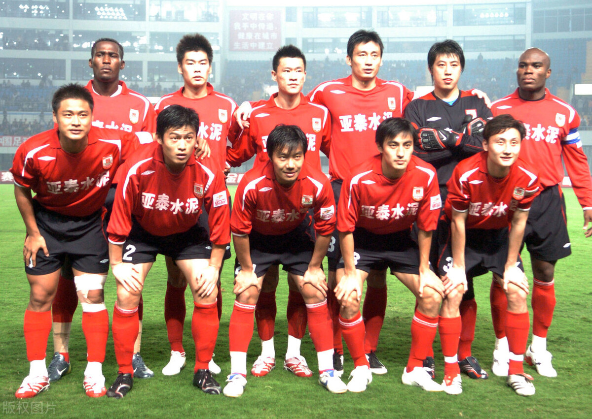 世界著名足球俱乐部队徽大全,世界足坛十大系列