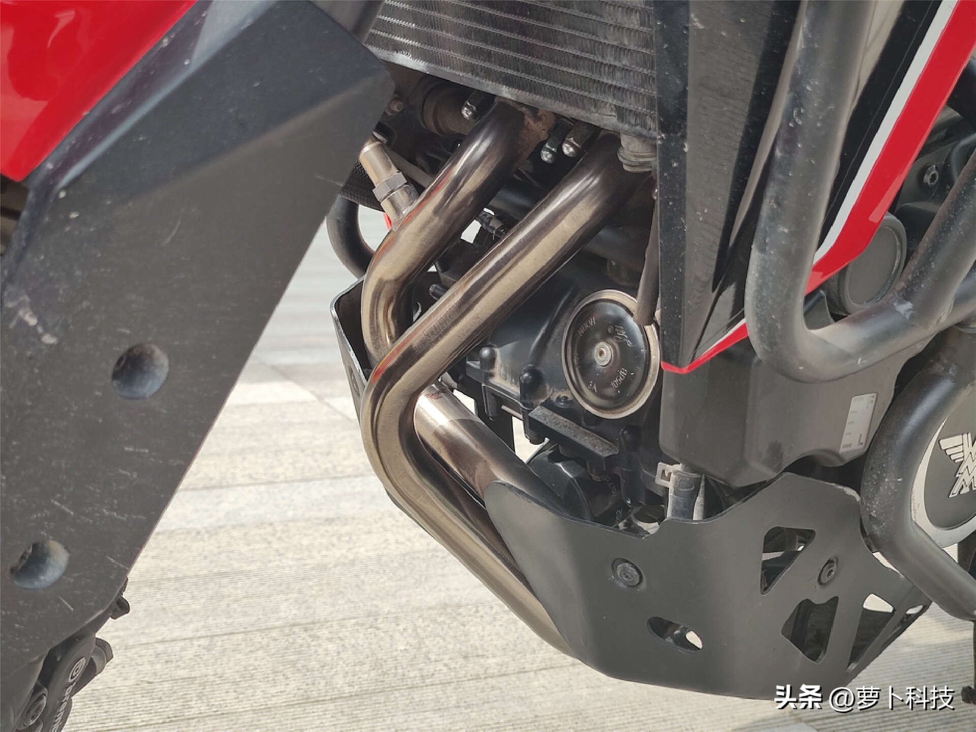 1000元摩托车排气,摩托车排气管镀铬和不锈钢哪个好