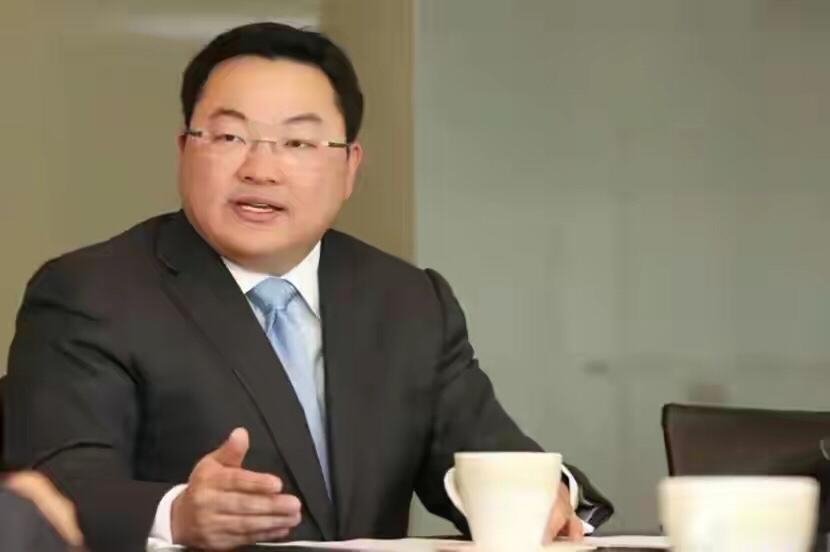 花几十亿骗世界名模,花300亿的华裔富豪