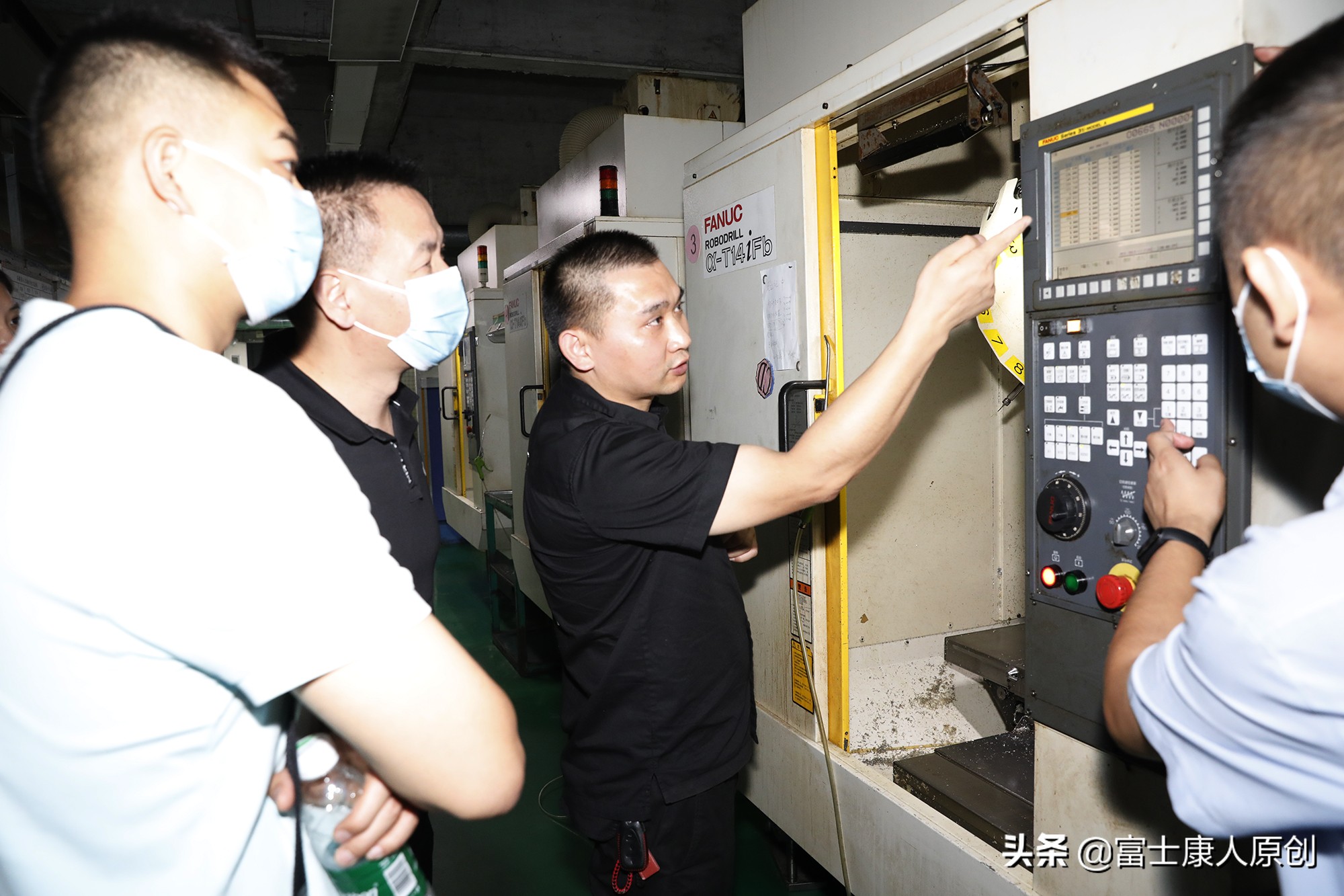 小伙在富士康干了10年后回家,湖南小伙入职富士康24年