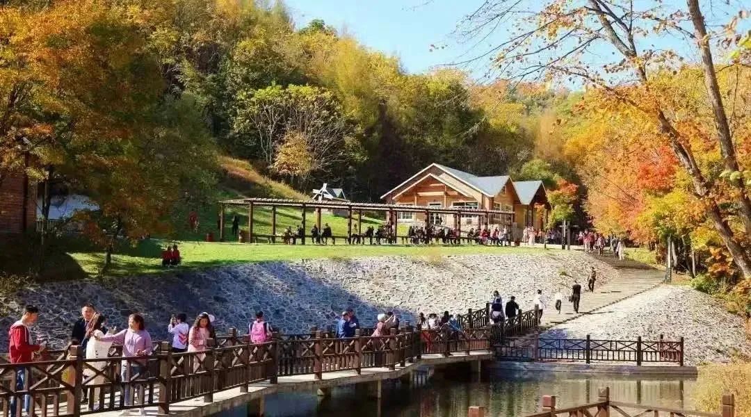 相见恨晚这首歌完整版,原汁原味古色古香的一座小城