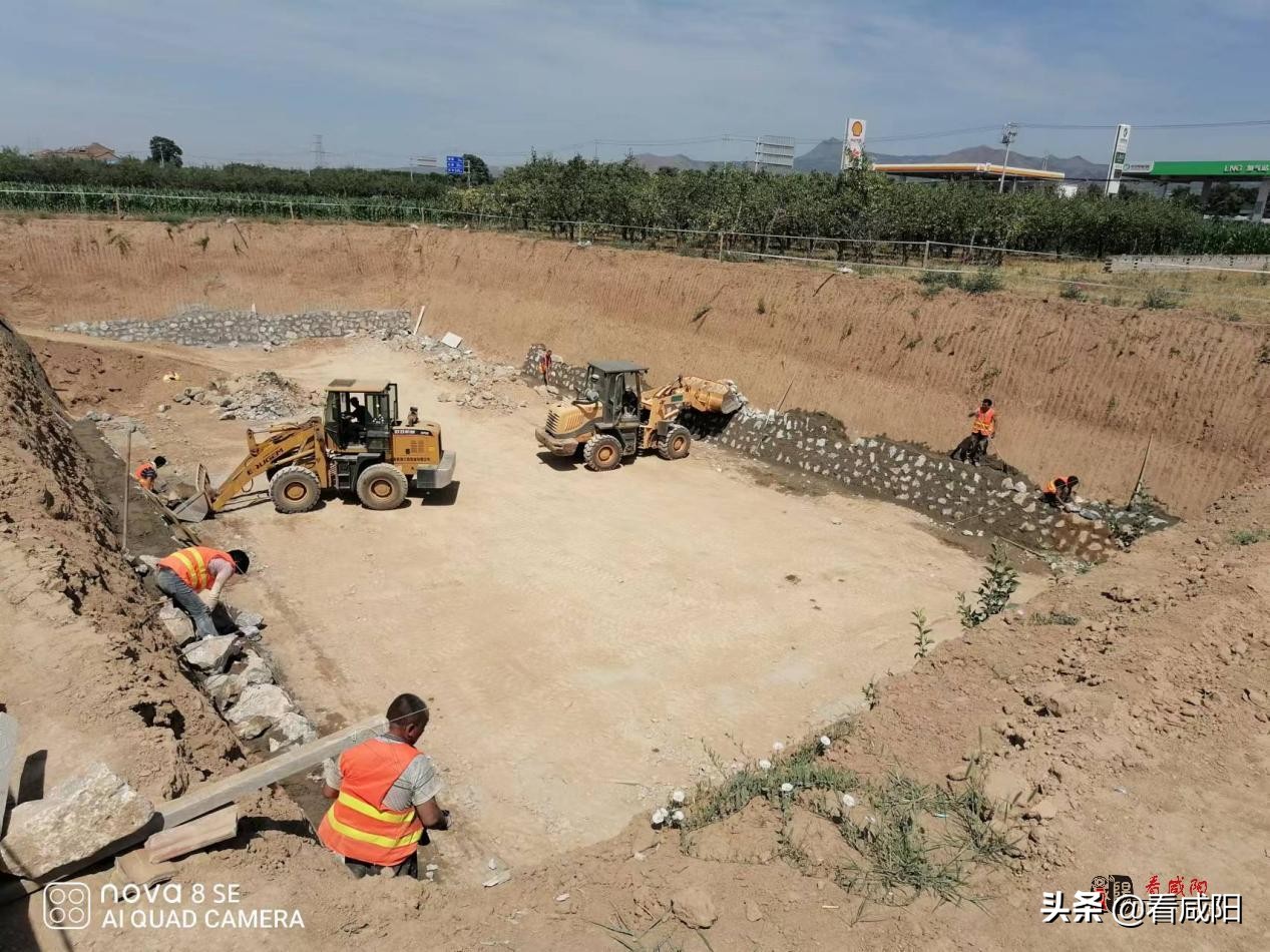 高温下的坚守公路人,酷暑高温下的坚守