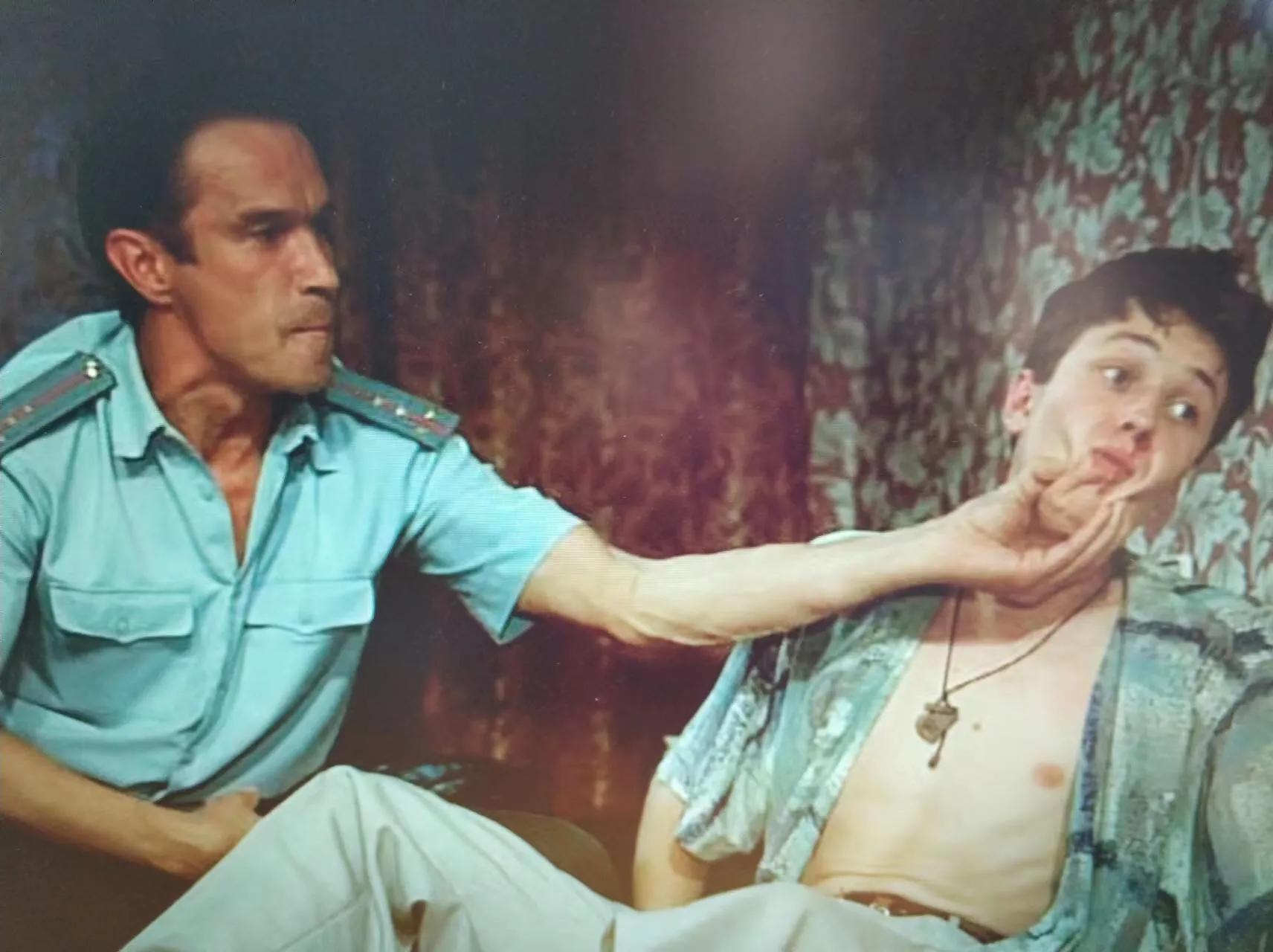 64.孙女被欺辱，退伍老兵奋起反击俄罗斯影片《伏罗希洛夫射手》