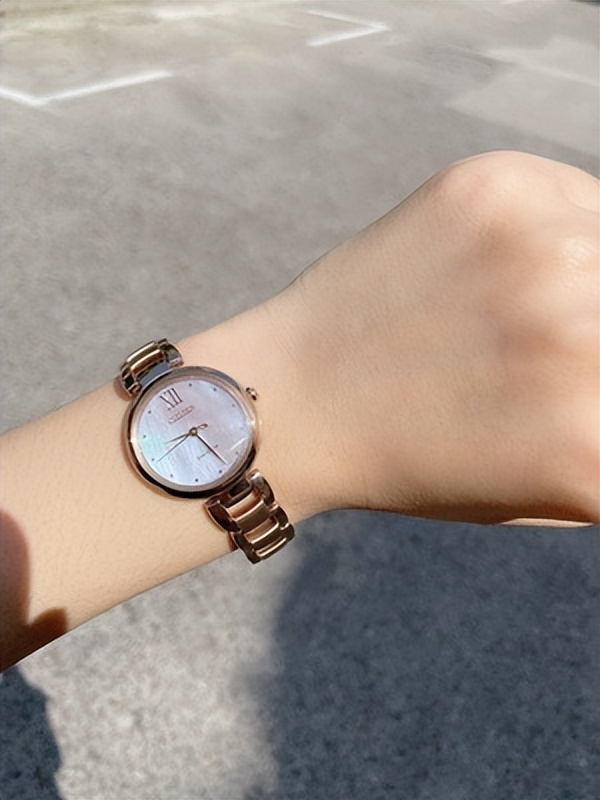 西铁城男表光动能哪款好,西铁城citizen光动能女表ex1480