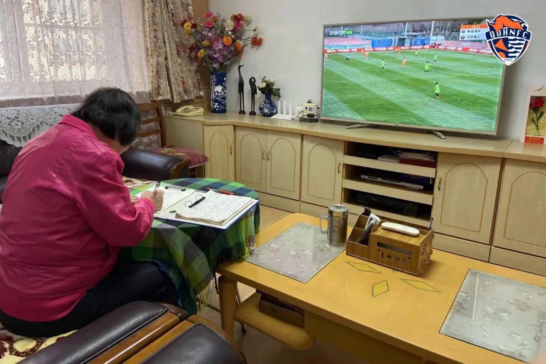 永远的第12人丨许英行奶奶：抗美援朝老英雄与青岛足球的不解之缘