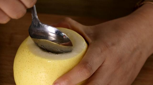 喉咙疼得像吞刀子吃哪种止疼药,喉咙痛像吞刀片吃什么药最有用啊