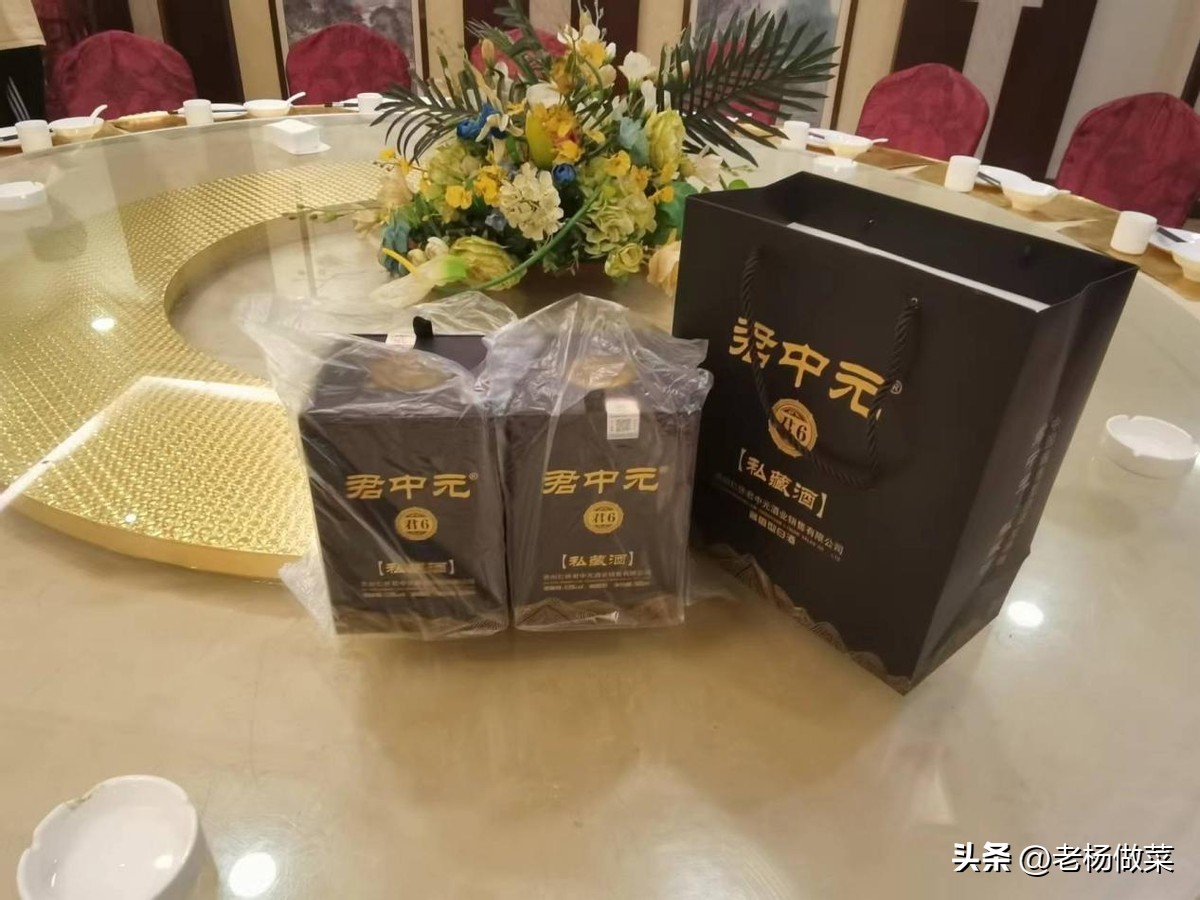 粮食酿酒多少斤出一斤白酒,100斤粮食出多少酒头