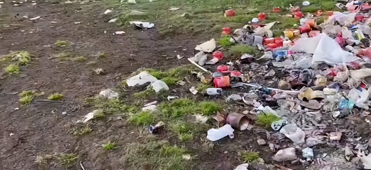 独库公路成垃圾公路,独库公路路边垃圾