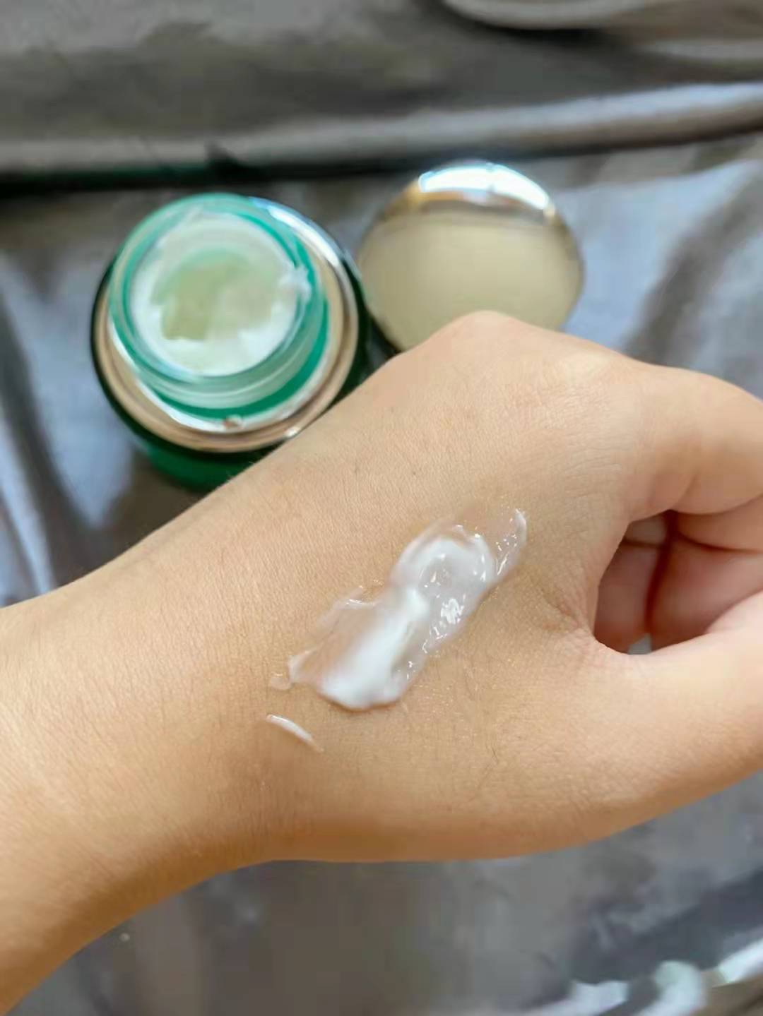 女人过了40岁适合用的化妆品,女人过了30岁用什么面霜最好