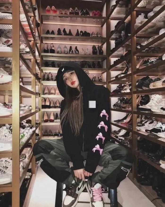 网红圈五大隐藏富豪：*冰白**坐拥上海豪宅，王红权贵翡翠堆满屋？