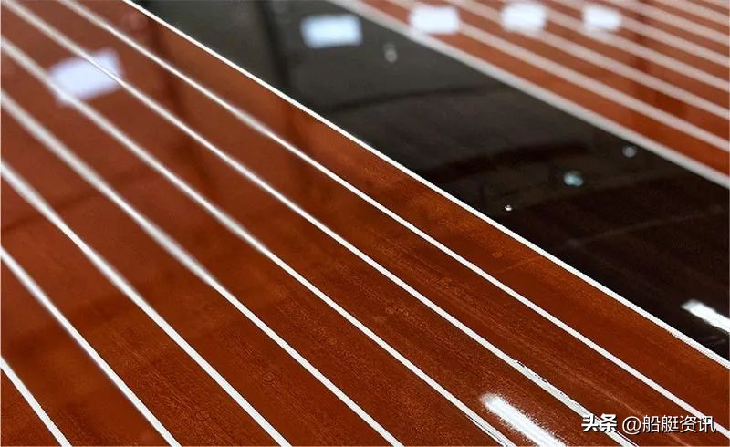 这家重生的造船商正在使用3d技术创造现代的红木经典游艇