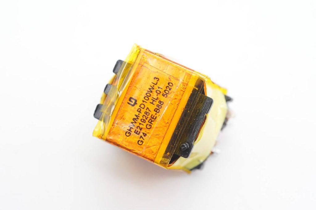 哈曼卡顿infinitylab65w,哈曼卡顿琥珀便携版充电器